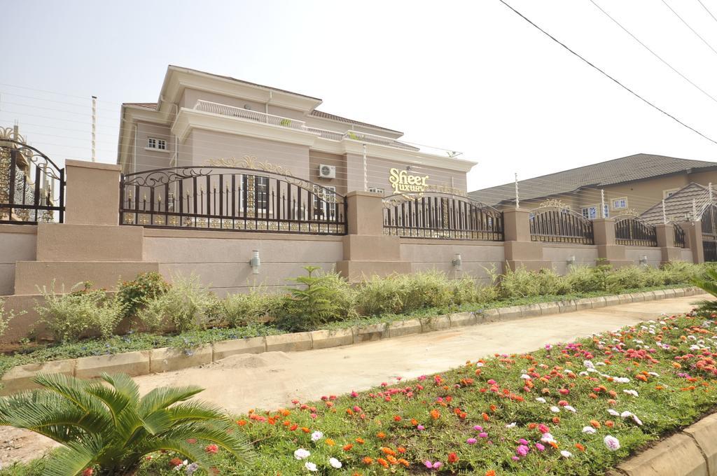 Sheer Luxury Apartments&Suites Abuja Buitenkant foto