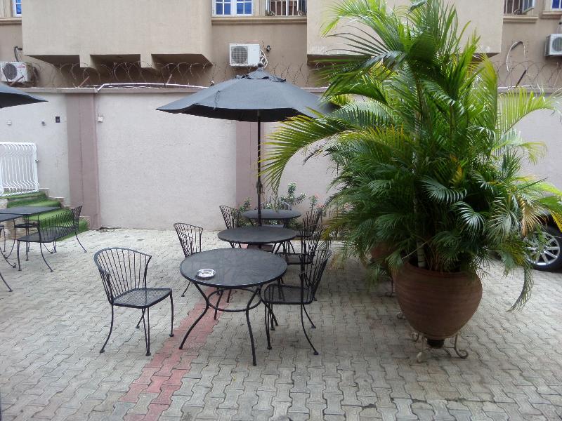 Sheer Luxury Apartments&Suites Abuja Buitenkant foto