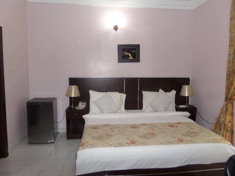 Sheer Luxury Apartments&Suites Abuja Buitenkant foto