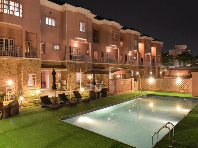Sheer Luxury Apartments&Suites Abuja Buitenkant foto